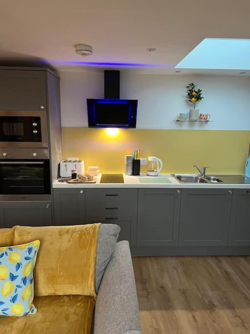 Holiday home Citrus Chalet, Modern Light And Airy! *